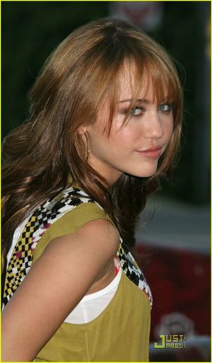 miley-cyrus-hope-benefit-concert-07.jpg